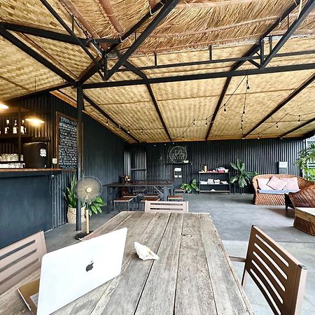 Dayon Hostel Coron Bagian luar foto