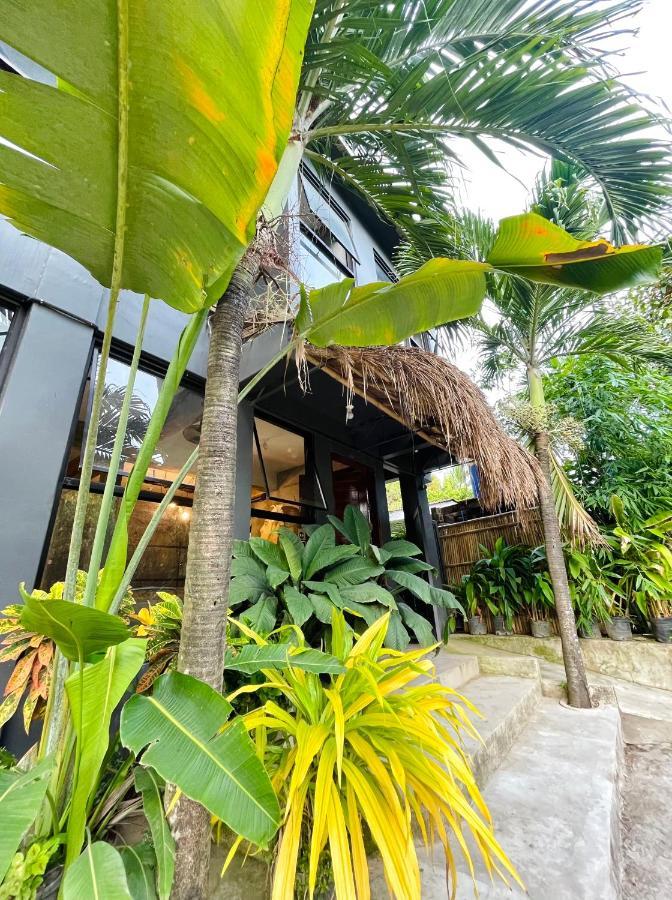 Dayon Hostel Coron Bagian luar foto