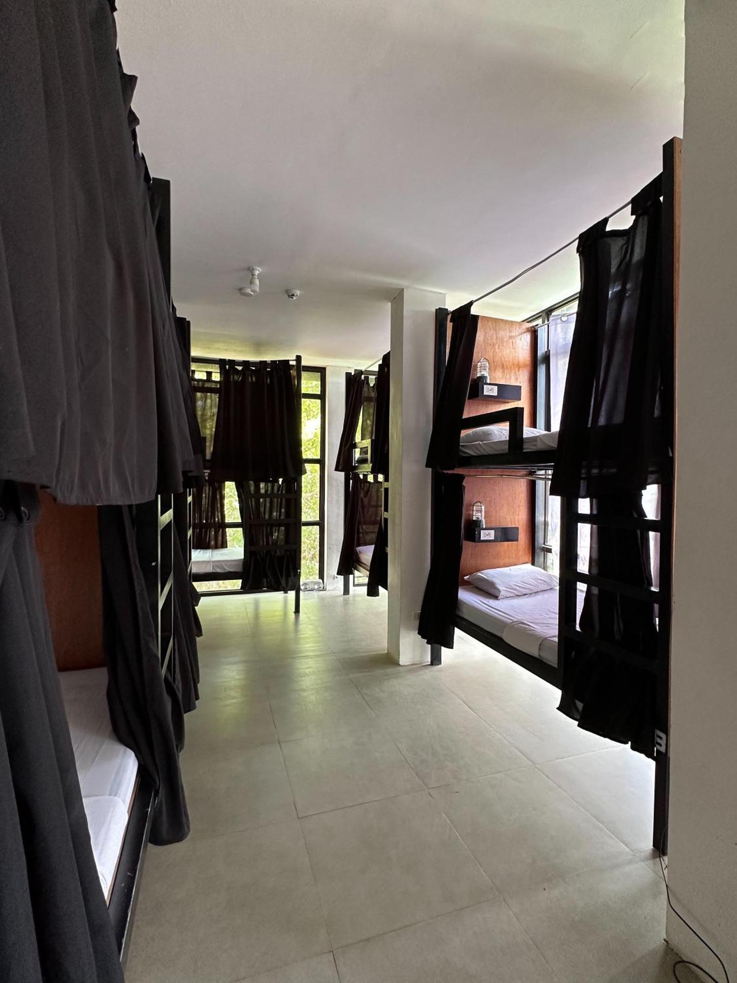 Dayon Hostel Coron Bagian luar foto