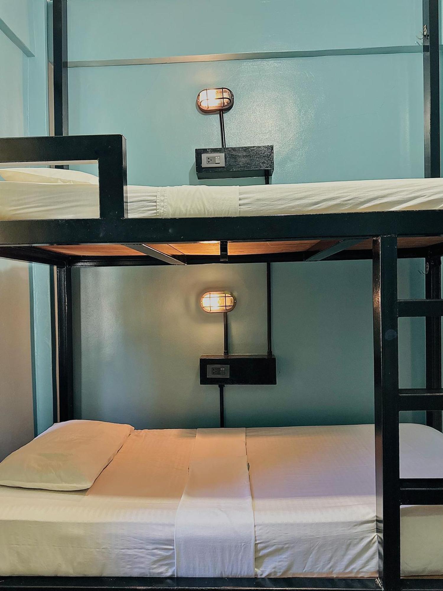 Dayon Hostel Coron Bagian luar foto