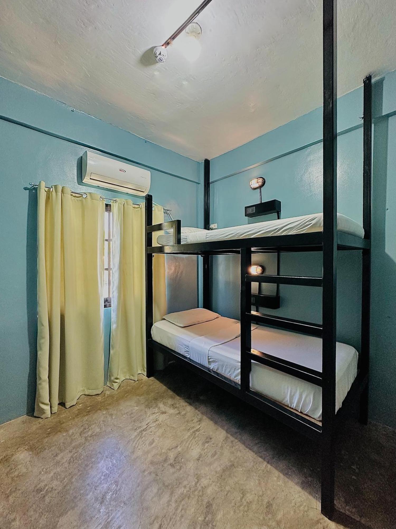 Dayon Hostel Coron Bagian luar foto